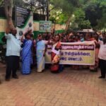 வாடிப்பட்டியில் சத்துணவு ஊழியர்கள் ஆர்ப்பாட்டம்.