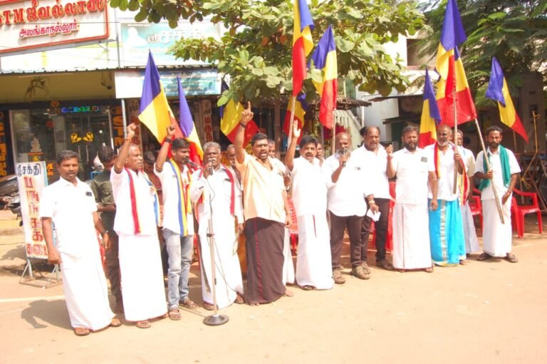 அலங்காநல்லூரில் பாட்டாளி மக்கள் கட்சியினர் ஆர்ப்பாட்டம்.