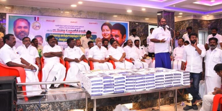 திமுக ஆட்சியில் ஒட்டுமொத்த மக்களும் கண்ணீர் வடிக்கிறார்கள் என ஆர்.பி.உதயகுமார் குற்றச்சாட்டு.