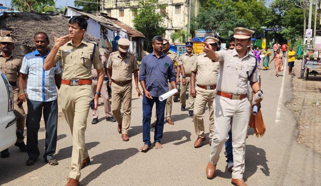 உலக புகழ் அலங்காநல்லூர் பாலமேடு ஜல்லிக்கட்டு - முன்னேற்பாடு பணிகளை மாவட்ட எஸ்.பி பார்வையிட்டு ஆய்வு.