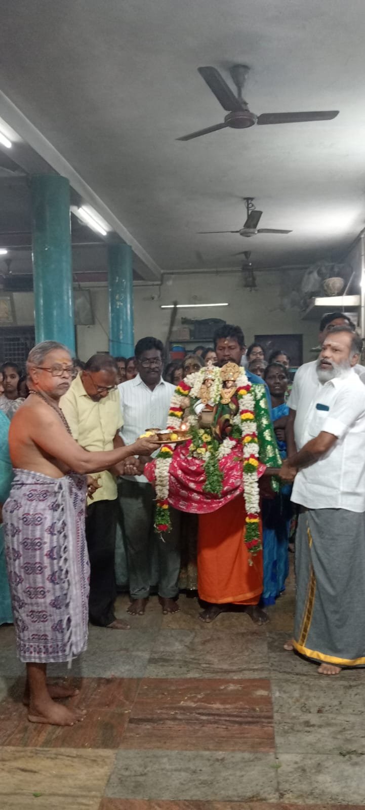 மதுரை சாத்தமங்கலம் ஆவின் பால விநாயகர் ஆலயத்தில் பிரதோஷ விழா:
