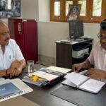 புதுவை உப்பளம் தொகுதி மக்கள் நலப்பணிகள் குறித்து அனிபால் கென்னடி ஏம்எல்ஏ - நகராட்சி ஆணையர் கந்தசாமி ஆலோசனை.