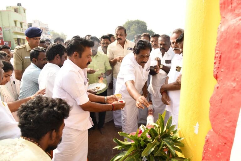 பாலமேடு ஜல்லிக்கட்டுக்கு முகூர்த்தக்கால்.