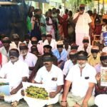 டங்ஸ்டன் சுரங்க ஏலத்தை ரத்து செய்யக்கோரி கண்ணில் கருப்பு துணி கட்டி போராட்டம்.