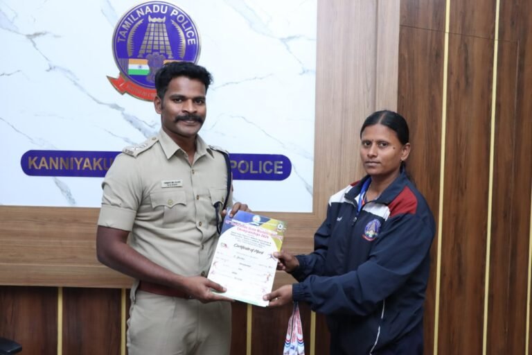 மாநில அளவில் நடைபெற்ற தடகள போட்டிகளில் வெற்றி பெற்ற பெண் உதவி ஆய்வாளரை நேரில் பாராட்டிய கன்னியாகுமரி மாவட்ட காவல் கண்காணிப்பாளர்.