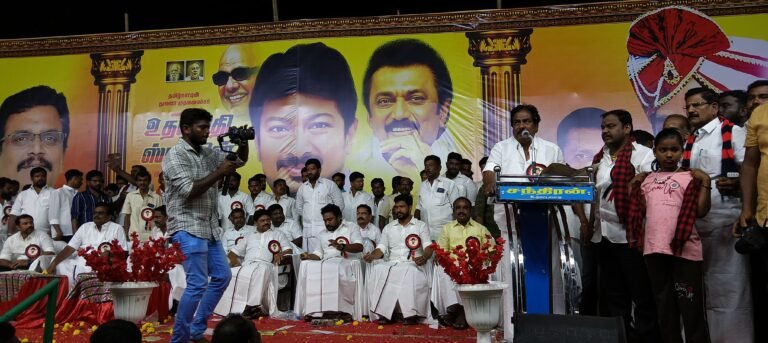 உழைப்பால் மட்டுமே உயர்ந்தவர் துணை முதல்வர் உதயநிதி ஸ்டாலின் என பெருமிதம் - வரும் மூன்று மாதத்திற்குள் தமிழ்நாடே உசிலம்பட்டியை திரும்பி பார்க்கும் வகையில் உசிலம்பட்டியில் முக்கிய நிகழ்ச்சி உள்ளது - அமைச்சர் மூர்த்தி அதிரடி அறிவிப்பு