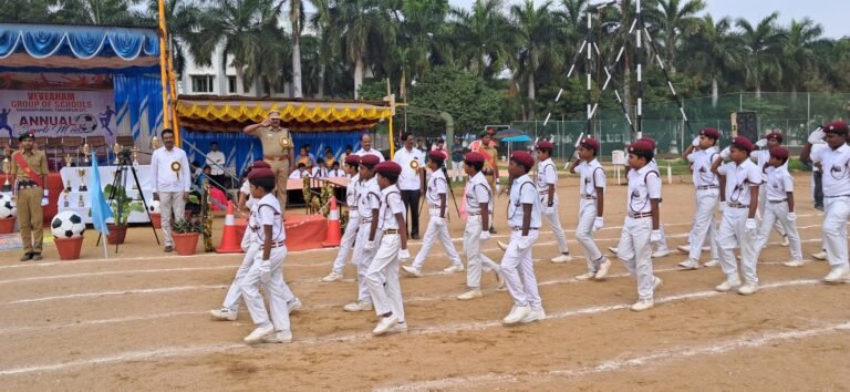 தாராபுரம் விவேகம் மேல்நிலைப் பள்ளியில் 2025-2026ஆம் ஆண்டுக்கான விளையாட்டு விழா நடைபெற்றது.