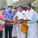 மீனவ கிரமத்திற்கு சிமெண்ட் சாலை அமைக்கும் பணி.