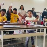 திண்டுக்கல் தோமையபுரம் அருகில் அமைந்துள்ள கிரீன் பார்க் மெட்ரிகுலேஷன் பள்ளியில் ராக்கெட் சயின்ஸ் 25 கண்காட்சி நடைபெற்றது இந்நிகழ்ச்சியில் தமிழகத்தில் உள்ள பல்வேறு மாவட்டங்களில் இருந்து 1ம் வகுப்பு முதல் 8 ம் வகுப்பு வரை உள்ள மாணவ மாணவியர் ஆர்வத்துடன் கலந்து கொண்டனர் கண்காட்சி ஆனது காலை 9.30 மணி முதல் மதியம் 1 மணி வரை நடைபெற்றது ராக்கெட் என்றால் என்ன என்ற வினாக்களுக்கு விடையாக பயிலரங்கம் அமைந்து இருந்தது இந்த பயிலரங்கத்தில் ராக்கெட்டின் செயல்பாடுகள் விளக்க உரையாகவும், செயல்முறை விளக்கமாகவும் காணொளி காட்சி மூலமாக சிறப்பாக தொகுத்து வழங்கப்பட்டது இதன் செயல்பாடுகள் செயல்முறைகளில் குழந்தைகளை வடிவமைக்க வைத்து பங்கேற்க வைத்தனர் சிறப்பாக வடிவமைத்த குழந்தைகளுக்கு உற்சாக பரிசுகள் வழங்கப்பட்டன நிகழ்ச்சியோடு பெற்றோர்களுக்கும் மனமகிழ் போட்டிகள் நடத்தப்பட்டு அவர்களுக்கும் பரிசுகள் வழங்கப்பட்டன மேலும் இந்நிகழ்ச்சியில் பள்ளி மேலாளர் முகமது காசிம் தலைமையில் நடைபெற்றது பள்ளி முதல்வர் சுகந்தி மற்றும் உதவி தலைமை ஆசிரியர் லட்சுமி இவர்களின் மேற்பார்வையில் நடைபெற்றது இந்த கண்காட்சியில் மாணவ மாணவிகளின் பெற்றோர்களும் கலந்து கொண்டனர் பள்ளி ஆசிரியர்கள் ஒன்றிணைந்து நிகழ்ச்சியினை நடத்தினார்கள்