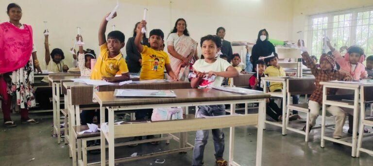 திண்டுக்கல் தோமையபுரம் அருகில் அமைந்துள்ள கிரீன் பார்க் மெட்ரிகுலேஷன் பள்ளியில் ராக்கெட் சயின்ஸ் 25 கண்காட்சி நடைபெற்றது இந்நிகழ்ச்சியில் தமிழகத்தில் உள்ள பல்வேறு மாவட்டங்களில் இருந்து 1ம் வகுப்பு முதல் 8 ம் வகுப்பு வரை உள்ள மாணவ மாணவியர் ஆர்வத்துடன் கலந்து கொண்டனர் கண்காட்சி ஆனது காலை 9.30 மணி முதல் மதியம் 1 மணி வரை நடைபெற்றது ராக்கெட் என்றால் என்ன என்ற வினாக்களுக்கு விடையாக பயிலரங்கம் அமைந்து இருந்தது இந்த பயிலரங்கத்தில் ராக்கெட்டின் செயல்பாடுகள் விளக்க உரையாகவும், செயல்முறை விளக்கமாகவும் காணொளி காட்சி மூலமாக சிறப்பாக தொகுத்து வழங்கப்பட்டது இதன் செயல்பாடுகள் செயல்முறைகளில் குழந்தைகளை வடிவமைக்க வைத்து பங்கேற்க வைத்தனர் சிறப்பாக வடிவமைத்த குழந்தைகளுக்கு உற்சாக பரிசுகள் வழங்கப்பட்டன நிகழ்ச்சியோடு பெற்றோர்களுக்கும் மனமகிழ் போட்டிகள் நடத்தப்பட்டு அவர்களுக்கும் பரிசுகள் வழங்கப்பட்டன மேலும் இந்நிகழ்ச்சியில் பள்ளி மேலாளர் முகமது காசிம் தலைமையில் நடைபெற்றது பள்ளி முதல்வர் சுகந்தி மற்றும் உதவி தலைமை ஆசிரியர் லட்சுமி இவர்களின் மேற்பார்வையில் நடைபெற்றது இந்த கண்காட்சியில் மாணவ மாணவிகளின் பெற்றோர்களும் கலந்து கொண்டனர் பள்ளி ஆசிரியர்கள் ஒன்றிணைந்து நிகழ்ச்சியினை நடத்தினார்கள்