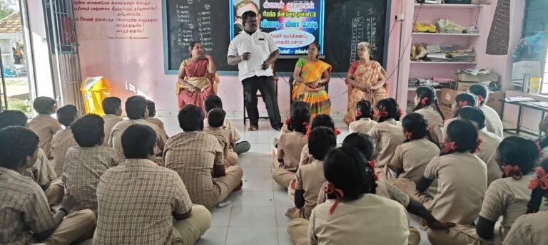 கந்தர்வக்கோட்டை கோட்டை அருகே ஸ்டீபன் ஹாக்கிங் பிறந்த தினத்தை முன்னிட்டு வினாடி வினா போட்டி.