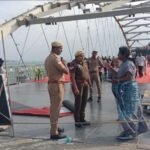 திருவள்ளுவர் சிலை இணைப்பு கண்ணாடி இழை தரைத்தளபாலத்தினை நேரில் ஆய்வு