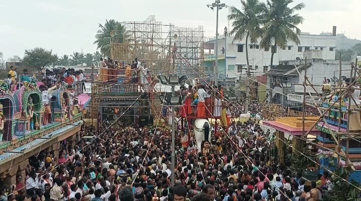 விக்கிரமங்கலம் அங்காள ஈஸ்வரி கருப்புசாமி கோவில் மகா கும்பாபிஷேகம்