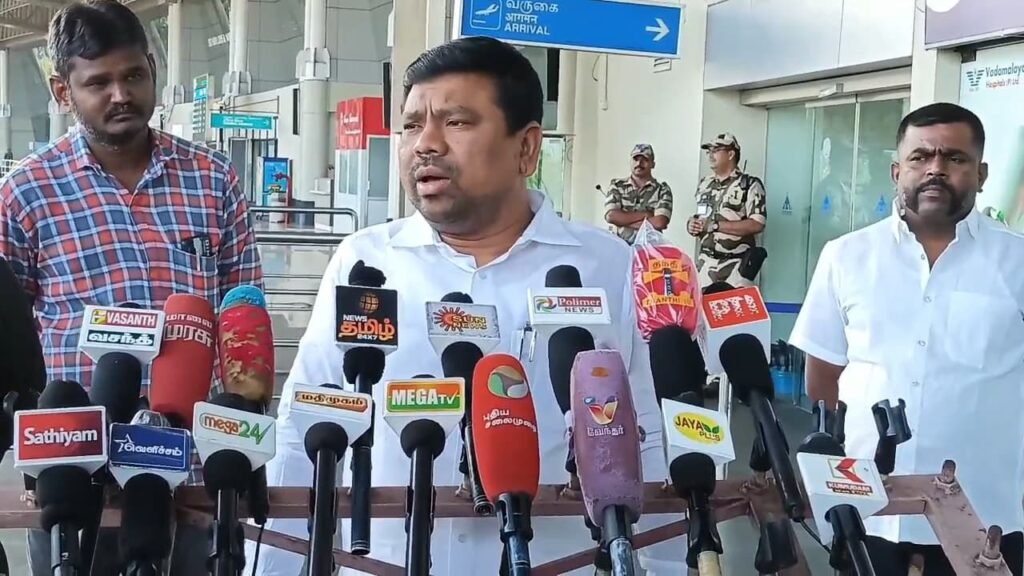 மக்களிடையே குழப்பத்தை ஏற்படுத்துகிறது. எம்.பி நவாஸ் கனி.