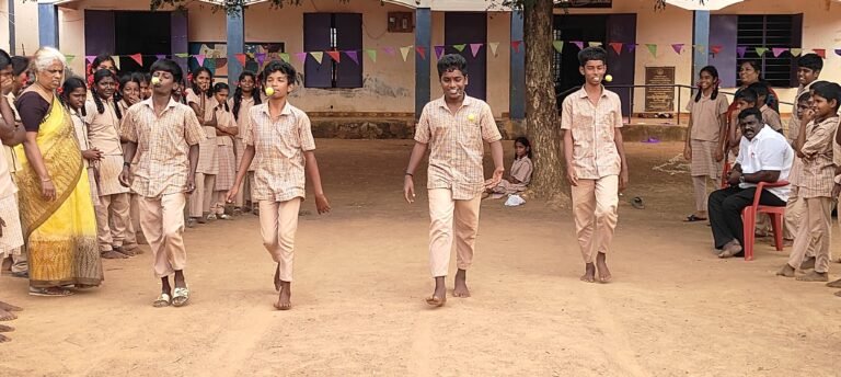 கந்தர்வகோட்டை ஒன்றியம் அக்கச்சிப்பட்டி ஊராட்சி ஒன்றிய நடுநிலைப் பள்ளியில் குடியரசு தின விளையாட்டு போட்டி நடைபெற்றது.