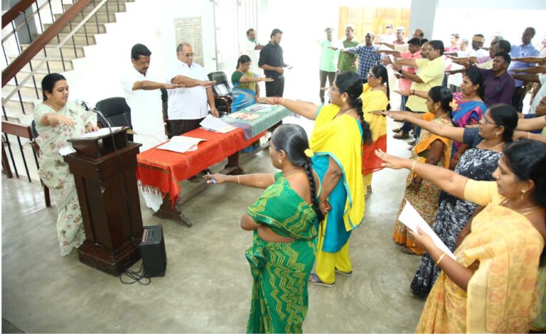 மதுரை மாநகராட்சி‘ தீண்டாமை ஒழிப்பு உறுதிமொழி “மேயர் இந்திராணி பொன்வசந்த் தலைமையில் உறுதி மொழி ஏற்பு.