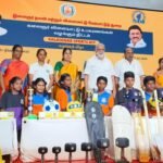 திண்டுக்கல்லில் இளைஞர் நலன் மற்றும் விளையாட்டு மேம்பாட்டுத்துறை சார்பில் கலைஞர் விளையாட்டு உபகரணங்கள் வழங்கும் நிகழ்ச்சியில் காணொளி காட்சி மூலம் துணை முதல்வர் உதயநிதி பங்கேற்று துவக்கி வைத்தார்