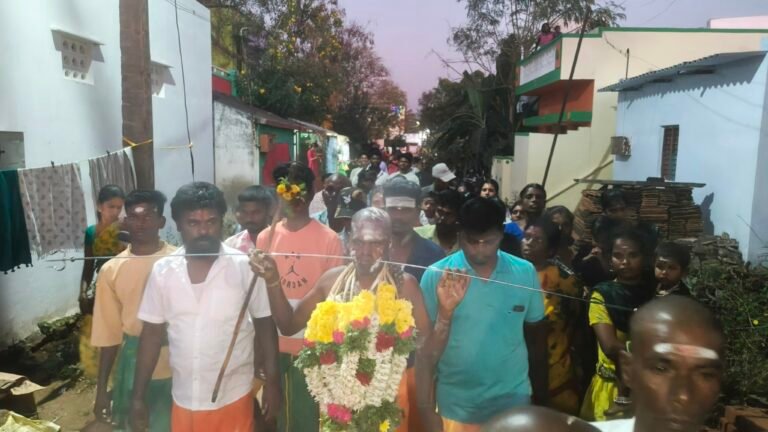 கொங்கர் குளத்தில் தைப்பூசத்தை அழகு குத்தி நேர்த்திக்கடன் செலுத்திய பக்தர் பத்து பரவசம்