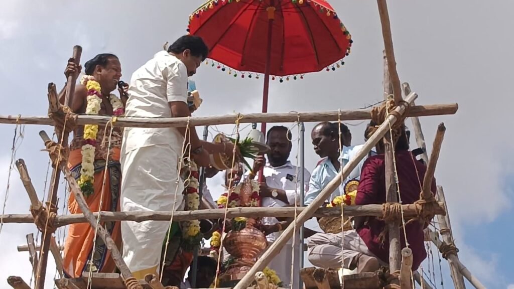 இராமநாதபுரம் மாவட்டத்தில் சுயம்புலிங்க சுவாமி திருக்கோயில் திருக்குட முழுக்கு நன்னீராட்டு பெருவிழா நடைபெற்றது.