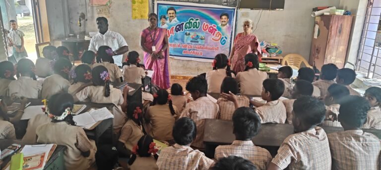 கந்தர்வகோட்டை அருகே காலநிலை மாற்றம் குறித்து கருத்தரங்கம் நடைபெற்றது.