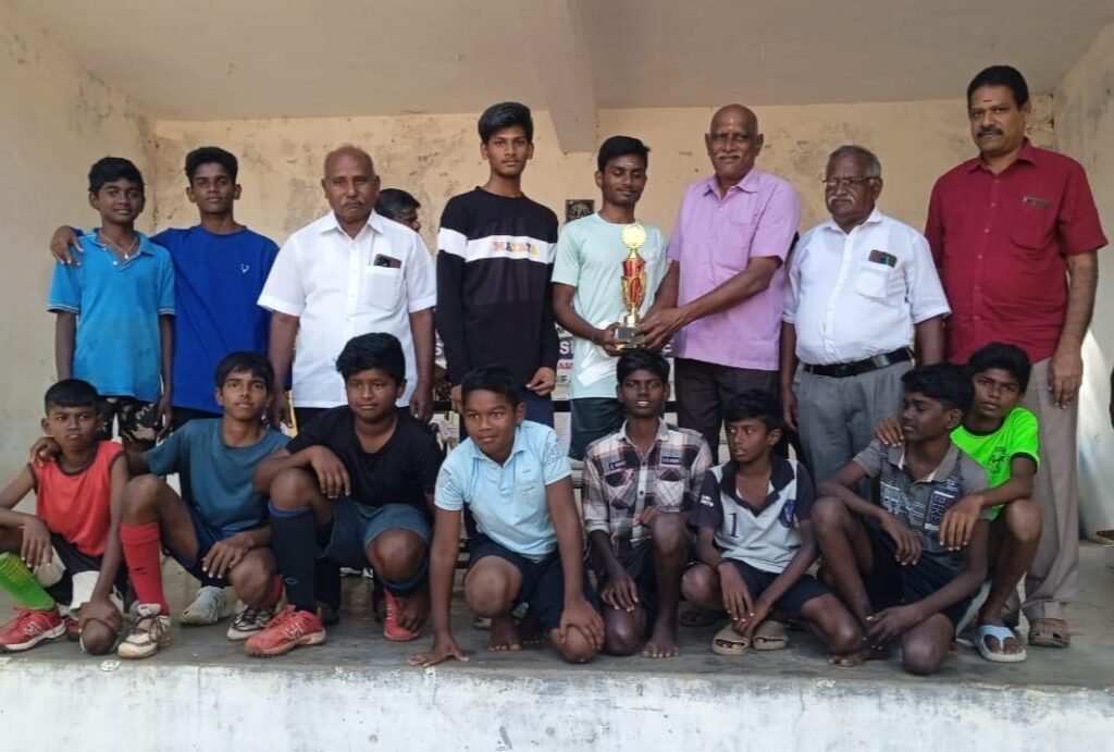 மாவட்ட விளையாட்டுப் போட்டிகள் வாடிப்பட்டி அரசு ஆண்கள் மேல்நிலைப் பள்ளியில் நடைபெற்றது.