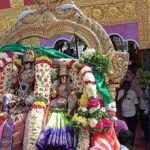 திருப்பரங்குன்றத்தில் தெப்பத் திருவிழா பக்தர்கள் வடம் பிடித்து இழுக்க தெப்ப மிதவையில் சுற்றி வந்து சுப்பிரமணிய சுவாமி தெய்வானை உடன் அருள் பாலிப்பு