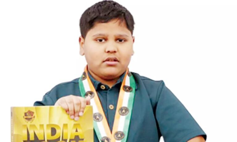 5 நிமிட நேரத்தில் 92 ஆங்கில வாக்கியத்தை தலைகீழாக படித்து காஞ்சிபுரம் சிறுவன் சாதனை.