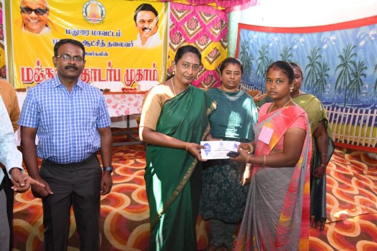 மதுரை மாவட்ட ஆட்சித் தலைவர் மக்கள் தொடர்பு முகாம் மூலம் அரசு நலத்திட்ட உதவிகளை வழங்கினார்.