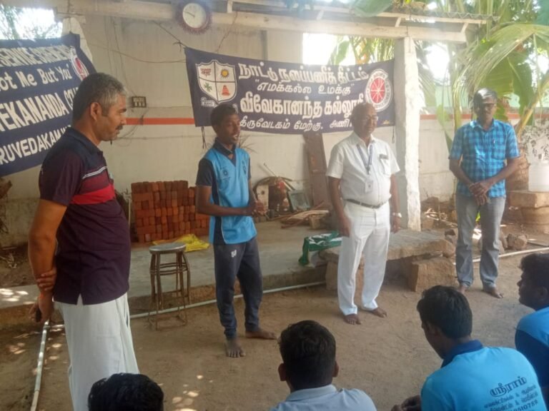 திருவேடகம், விவேகானந்த கல்லூரி நாட்டு நலப்பணித்திட்ட மாணவர்களின் விழிப்புணர்வு பேரணி