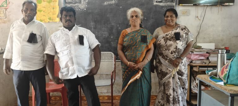 கந்தர்வக்கோட்டை ஒன்றியத்தில் தமிழ்நாடு ஆசிரியர் முன்னேற்ற சங்கத்தின் சார்பில் மும்மொழிக் கொள்கைக்கு எதிர்ப்பு தெரிவித்து கருப்பு பட்டை அணிந்து பணியாற்றினர்கள்.