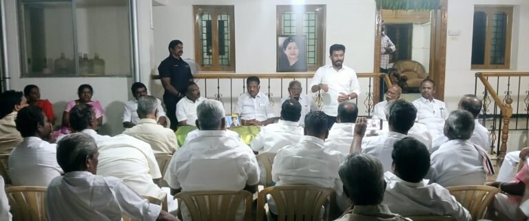 மறைந்த தமிழக முன்னாள் முதலமைச்சர் ஜெயலலிதா பிறந்தநாள் விழா ஆலோசனைக் கூட்டம் ஓ.பன்னீர் செல்வம் தலைமையில் நடைபெற்றது.