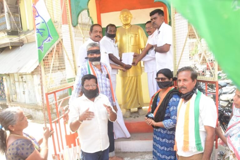 சோழவந்தானில் மாணிக்கம் தாகூர் எம்பி யை கண்டித்து காங்கிரஸ் கட்சியினர் நூதன போராட்டம்: