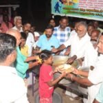 சோழவந்தான் அருகேமன்னாடிமங்கலம் கருப்பட்டியில் முன்னாள் முதல்வர் ஜெயலலிதா பிறந்தநாள் விழாவை முன்னிட்டு அன்னதானம் வழங்கப்பட்டது