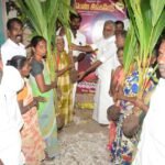 சோழவந்தானில் முன்னாள் முதல்வர் ஜெயலலிதா பிறந்தநாள் விழாவை முன்னிட்டு அதிமுக சார்பில் மரக்கன்றுகள் வழங்கப்பட்டது