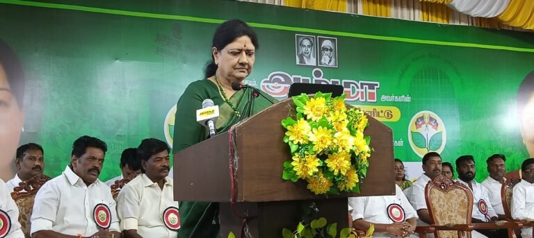 அதிமுக மீண்டும் ஆட்சியில் அமர வைப்பது தான் என் லட்சியம்: சசிகலா: