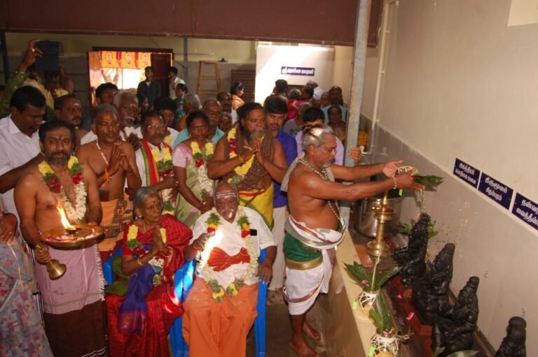 அலங்காநல்லூரில், ஆலய கும்பாபிஷேகம் நடைபெற்றது.