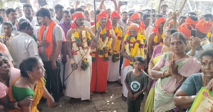 உசிலம்பட்டியில் சிவராத்ரி ஊர்வலம்.
