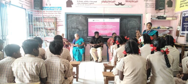 கந்தர்வகோட்டை ஒன்றியம் அக்கச்சிப்பட்டி ஊராட்சி ஒன்றிய நடுநிலைப் பள்ளியில் சுகாதாரத்தின் ஐந்து முக்கிய செயல்பாடுகள் என்ற தலைப்பில் விழிப்புணர்வு பயிற்சி நடைபெற்றது.