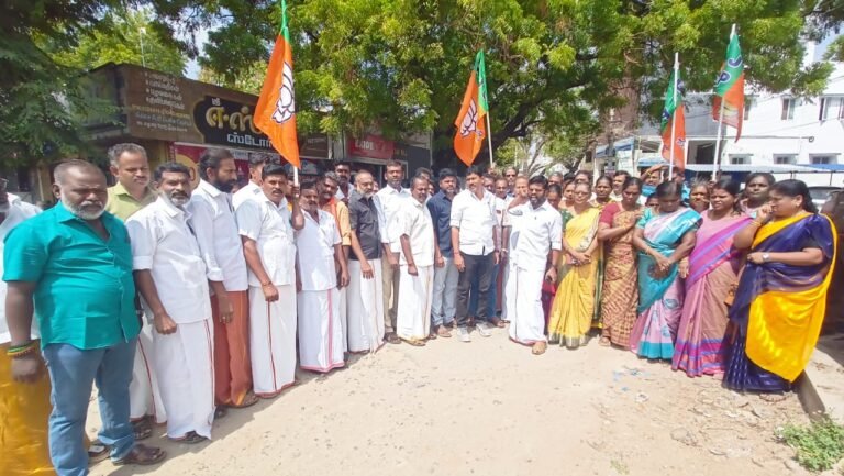 பிரதமர் மோடி அண்ணாமலையை தவறாக சித்தரித்து வீடியோ வெளியிட்ட பசும்பொன் பாண்டியனை கைது செய்ய வலியுறுத்தி ஆர்ப்பாட்டம்