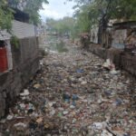 கால்வாய், நீர் தேங்கும் சாலை: மாநகராட்சி மேயர் நடவடிக்கை எடுப்பாரா?