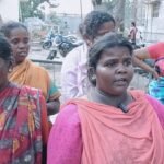 பழனி அருகே மகளிர் குழுவில் பணத்தை பெற்று கொண்டு தலைவி தலைமறைவு - ஐந்து பெண்கள் விசமருந்தி தற்கொலை முயற்சி பழனி அரசு மருத்துவ மனையில் அனுமதிக்கபட்ட சம்பவம் பரபரப்பை ஏற்படுத்தியுள்ளது.