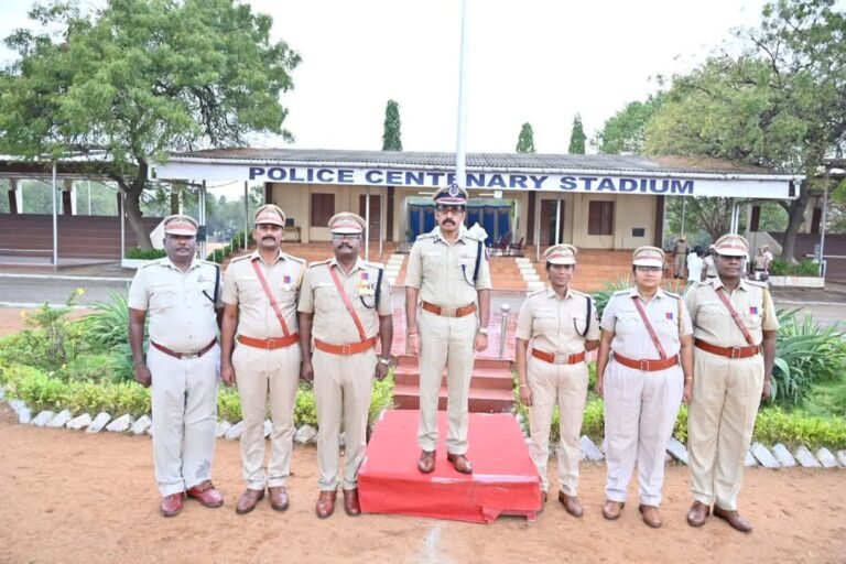 மதுரை மாநகர காவல் துறை அதிகாரிகளுக்கு மாநகர ஆணையாளர் பாராட்டு