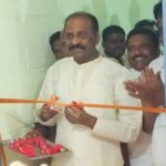 பெரியகுளத்தில் கவிப்பேரரசு வைரமுத்து அரங்கம் திறப்பு விழா- பத்மபூஷன் கவிப்பேரரசு வைரமுத்து திறந்து வைத்தார்.