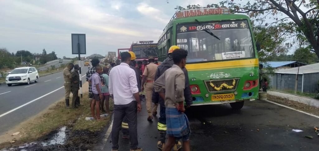 வாடிப்பட்டி அருகேஓடும் பஸ்ஸில் திடீர் தீ!