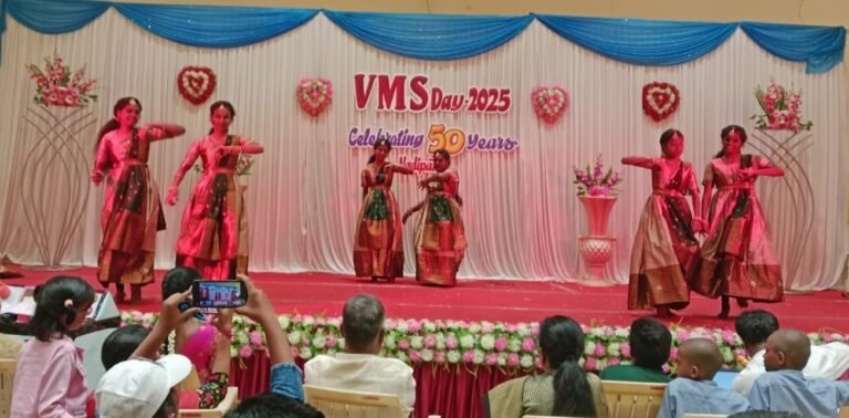 வாடிப்பட்டி அருகே தனியார் பள்ளியில் 50-வது பொன்விழா ஆண்டு விழா நடைபெற்றது.