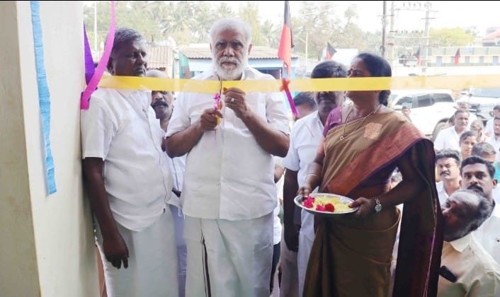 ஊரக வளர்ச்சித்துறை அமைச்சர் இ.பெரியசாமி சித்தையன் கோட்டை பேரூராட்சி பகுதிகளில் ரூ.1.15 கோடி மதிப்பீட்டில் முடிவுற்ற திட்டப்பணிகளை பொதுமக்கள் பயன்பாட்டிற்காக திறந்து வைத்தார்