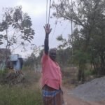 மேலக்கால் ஊராட்சியில் தாழ்வாக செல்லும் மின்வயர்களால் விபத்து ஏற்படும் அபாயம்