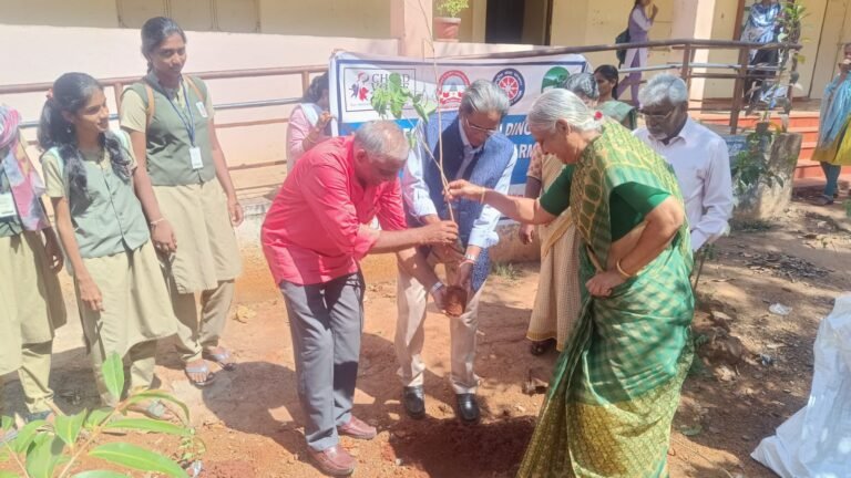 நிலக்கோட்டை அரசு கலைக்கல்லூரியில் உலக பெண்கள் தினம்