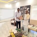 திருப்பரங்குன்றம் முருகன் கோவில் அறங்காவலர் குழு சார்பாக, இளையராஜாவுக்கு பிரசாத வழங்கப்பட்டது.