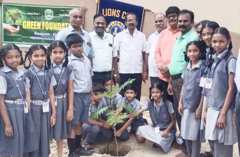 உலக தண்ணீர் தினத்தை முன்னிட்டு மரக்கன்றுகள் நடும் நிகழ்ச்சி நடைபெற்றது.